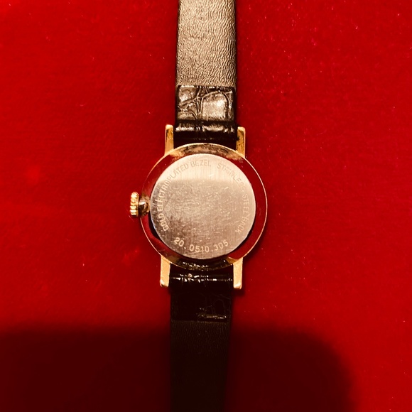 MOVADO MUSEUM WOMEN'S WATCH - Picture 5 of 7